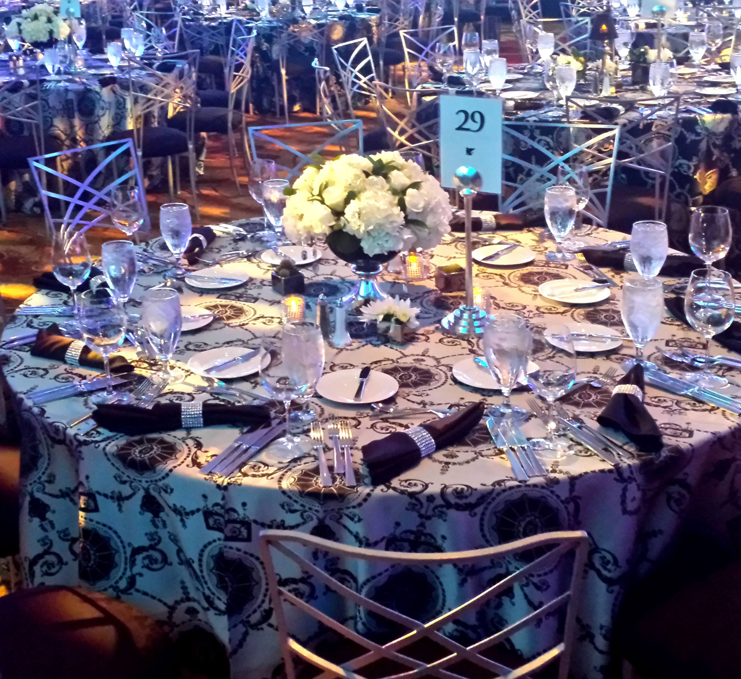 Silver & Black Medallion Reversible Table Linen - Image 4