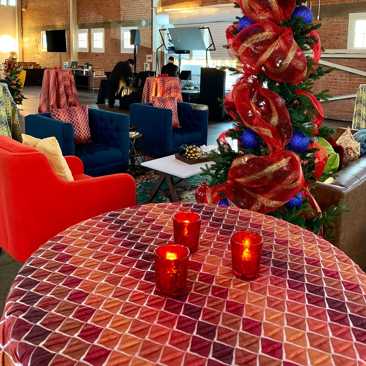 Garnet Montage Table Linen - Image 3