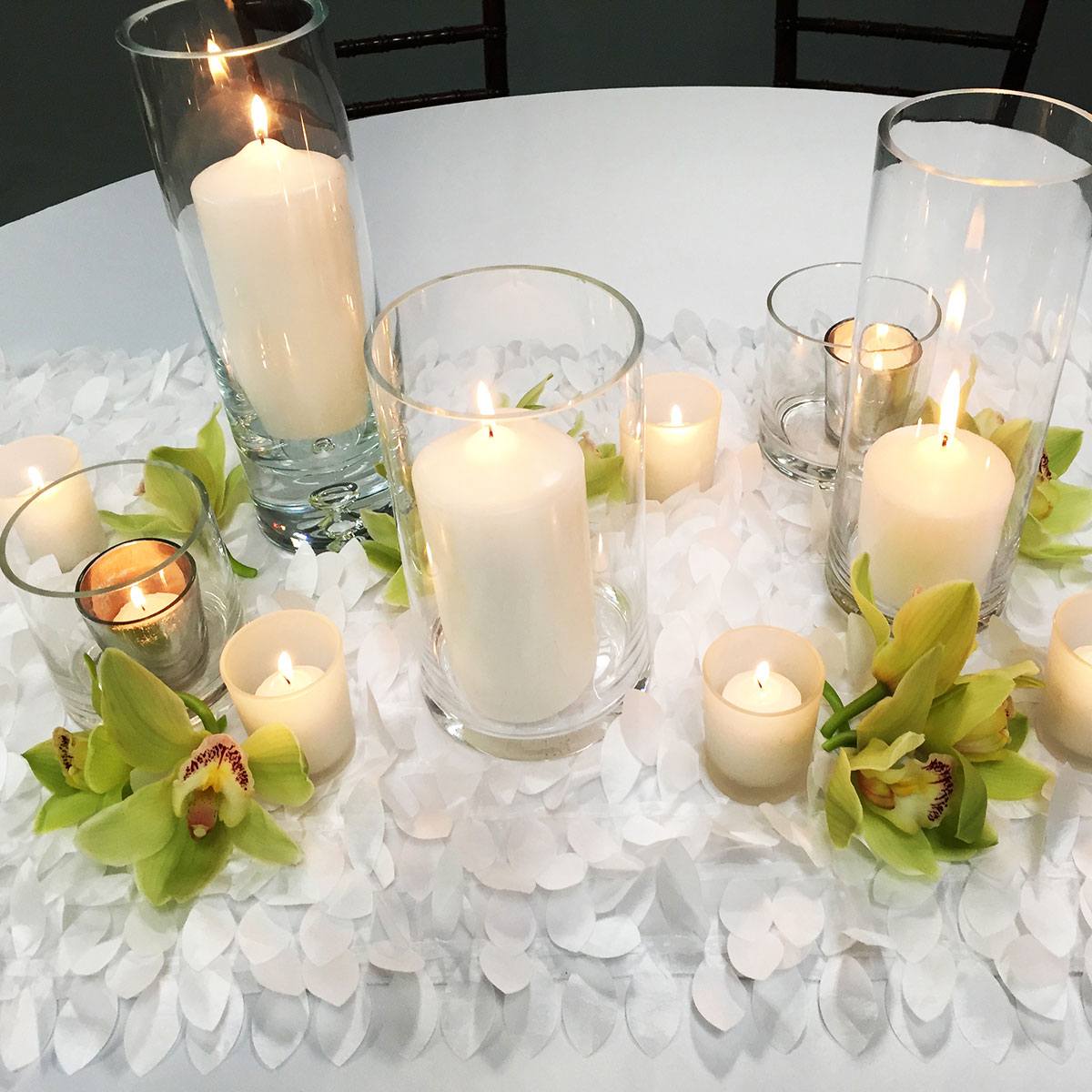 White Leaf Table Runner - Image 2