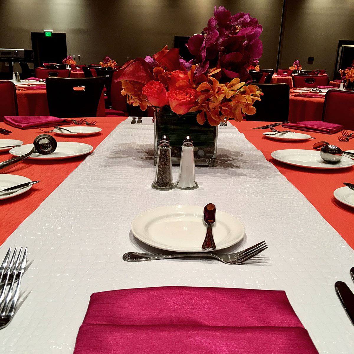 White Crocodile Vinyl Table Runner - Image 3