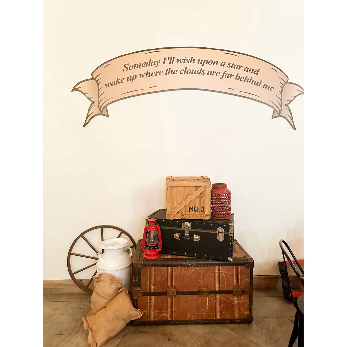 Vintage Trunk - Image 7