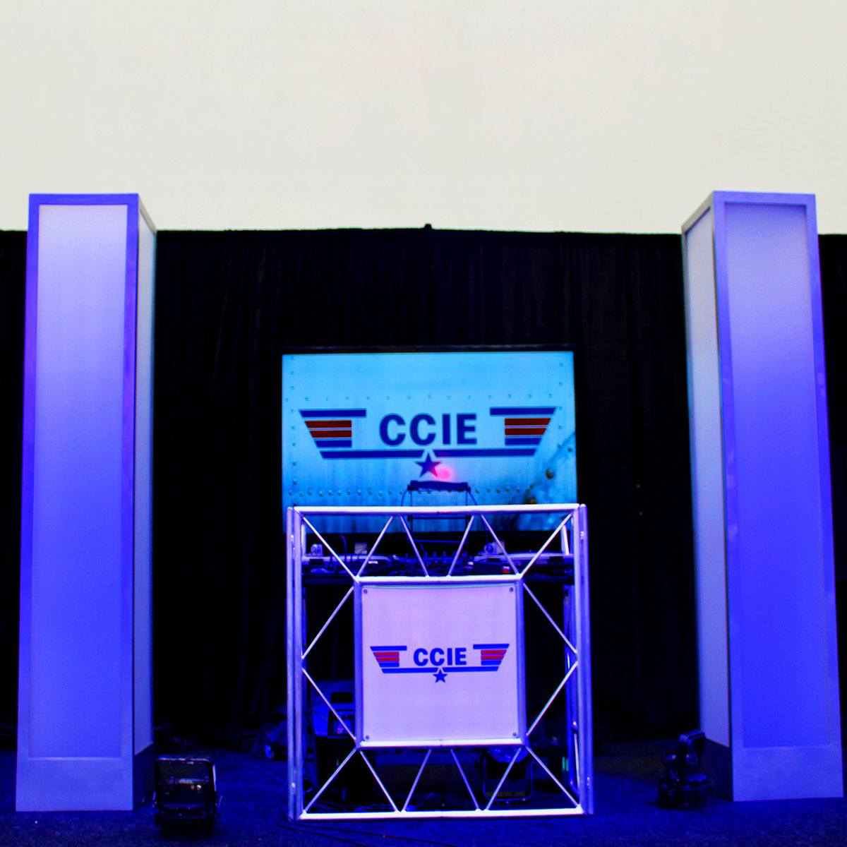 Star Column - Image 4