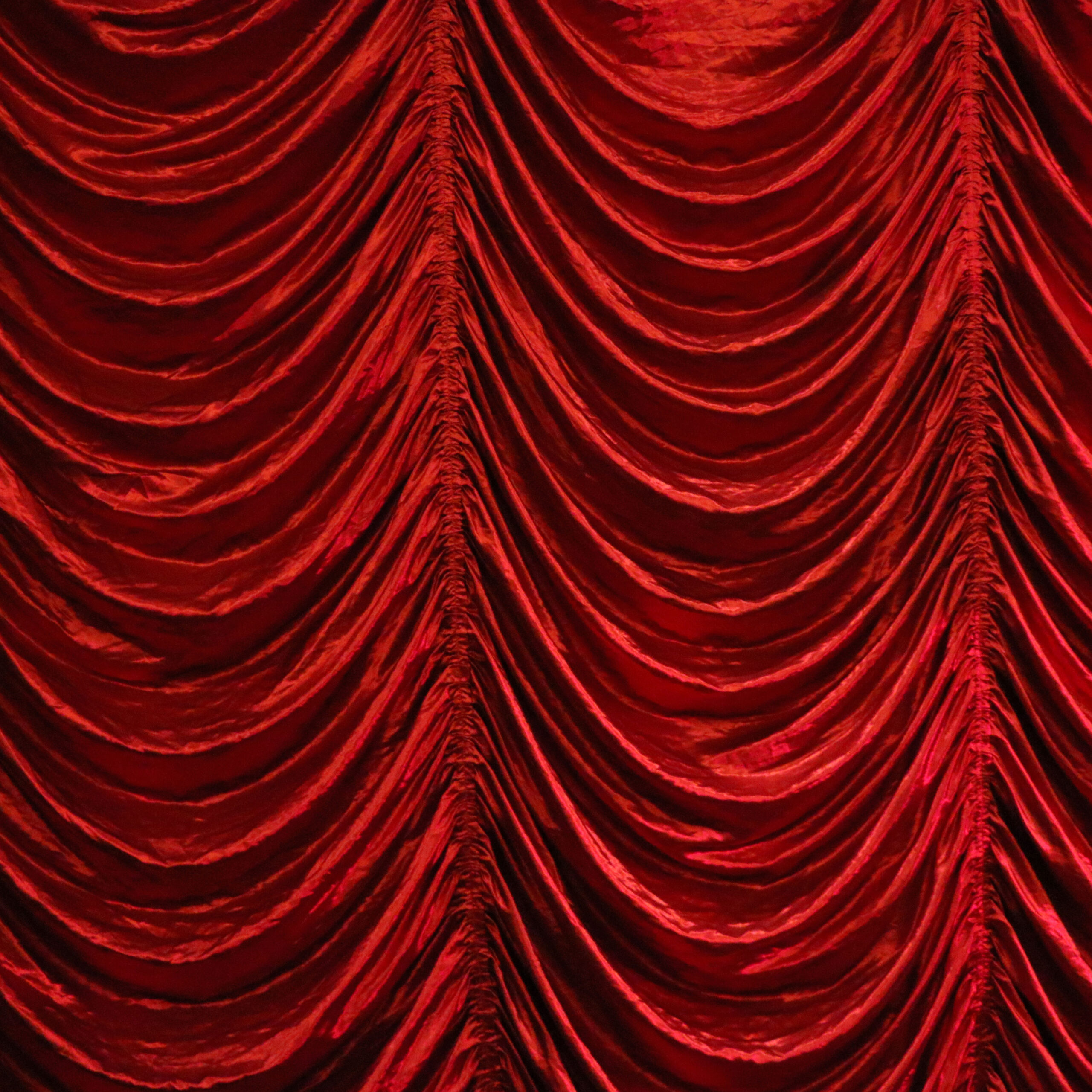 Red Austrian Puff Drape