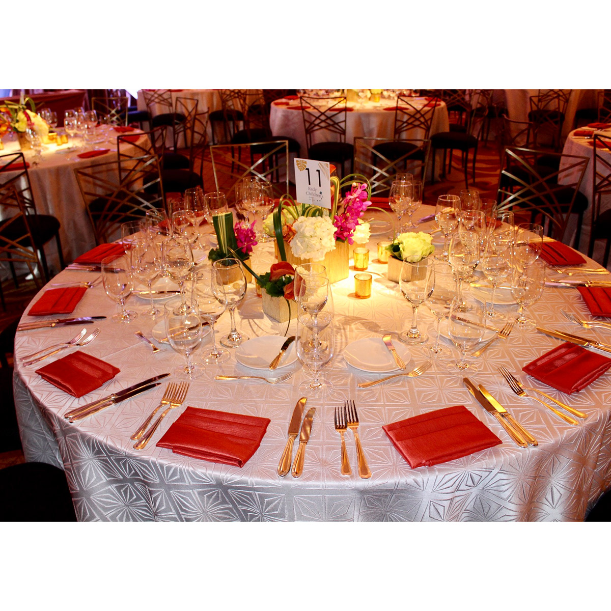 White Bentley Table Linen - Image 2