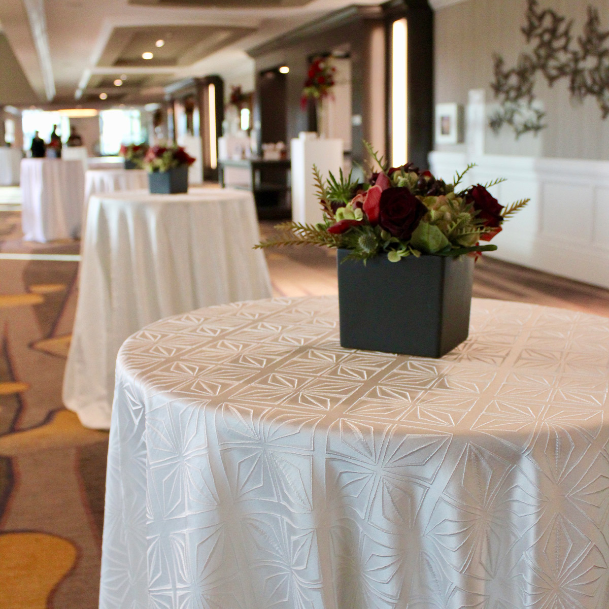 White Bentley Table Linen - Image 5